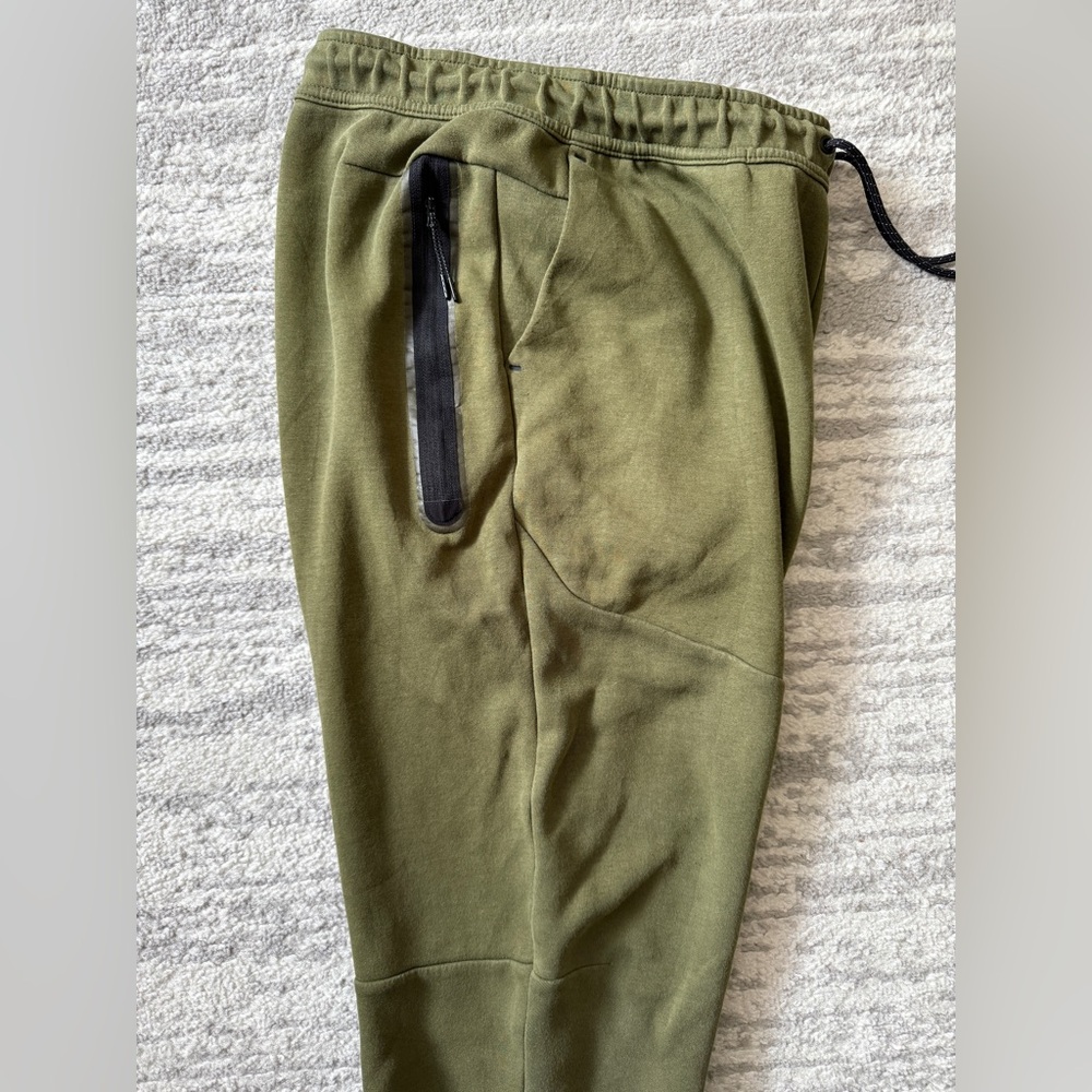 Nike Tech Fleece Jogger Pants - Picture 4 of 6